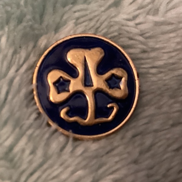 Girl Scouts of America Jewelry - Girl Scouts of America GSA Blue Gold Shamrock Pin Stars Vintage 3/4" TREFOIL